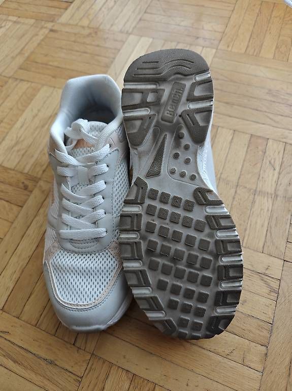Scarpe da donna: Bench Schuhe, Grösse 40 – Usato da Samedan venduto da t_p_8nvs 3