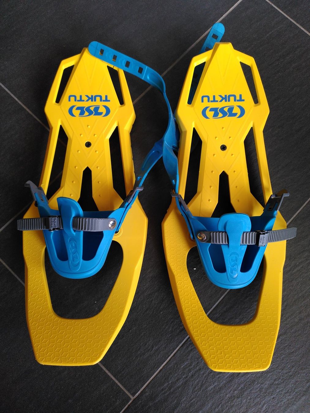 Chaussures garçon: Schneeschuhe Kinder – D'occasion à Eggerberg par biff