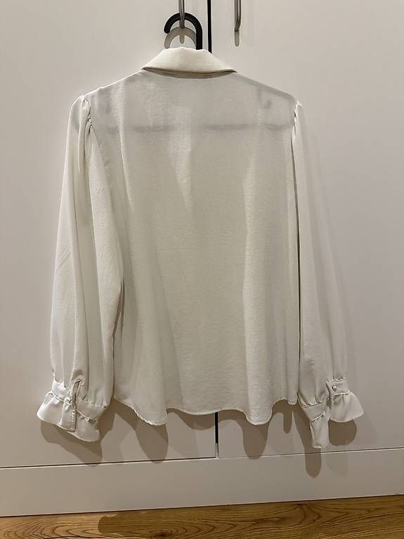 Camicette: Bluse mit Perlenkragen – Usato da Rotkreuz venduto da nic_h8xy 1