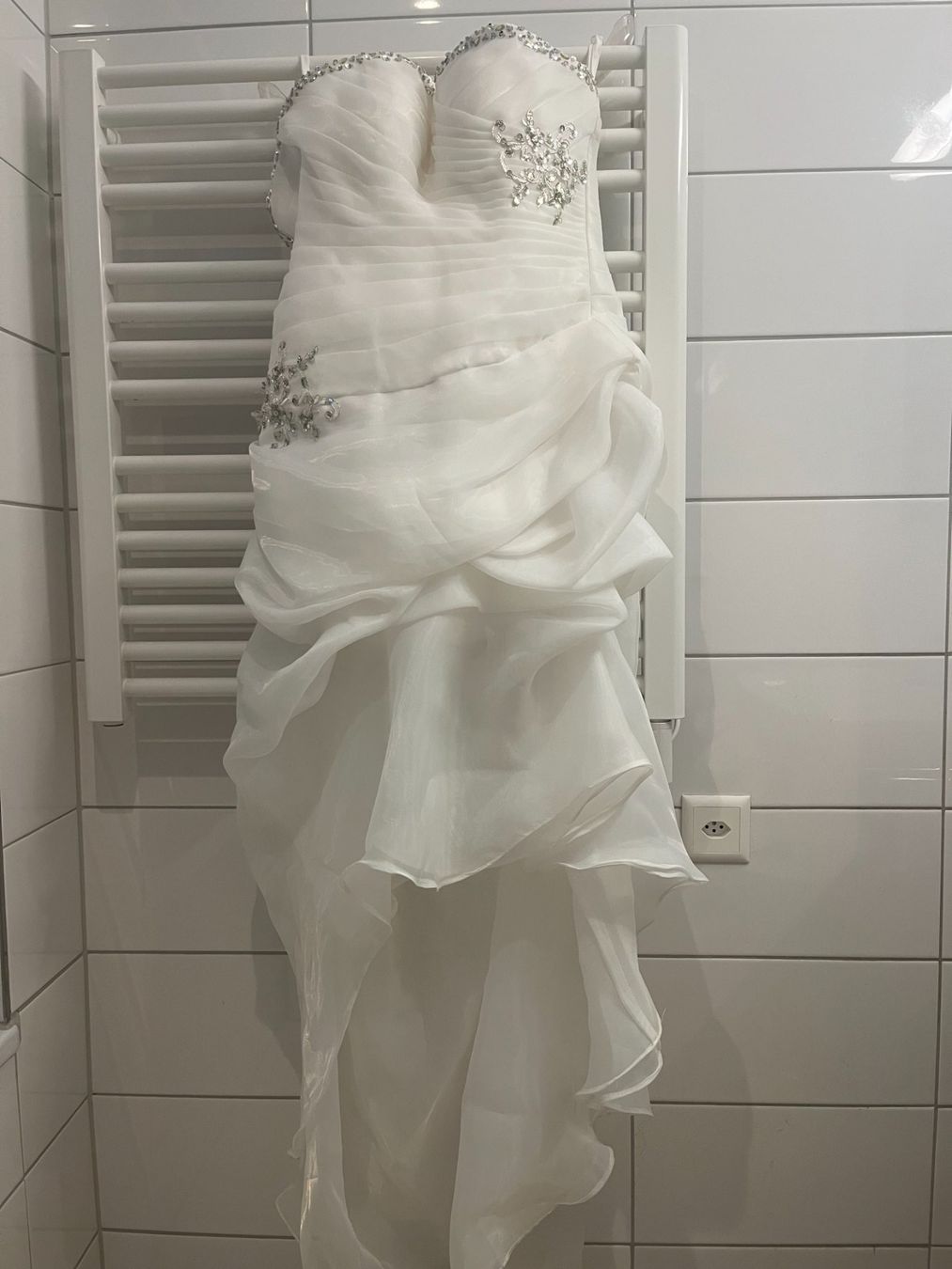 Vestiti: Schönes Brautkleid Gr. 38 mit Strass – Usato da Boll venduto da pet_p87r 1
