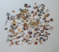 Konvolut Pins / Anstecknadeln Sammlung über 100 Stück Badges