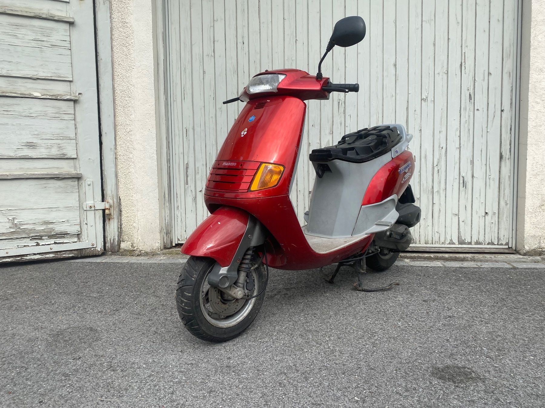 Piaggio Scooters: Piaggio Skipper 125 2 Takt Roller Scooter – Gebraucht aus Wald von  1
