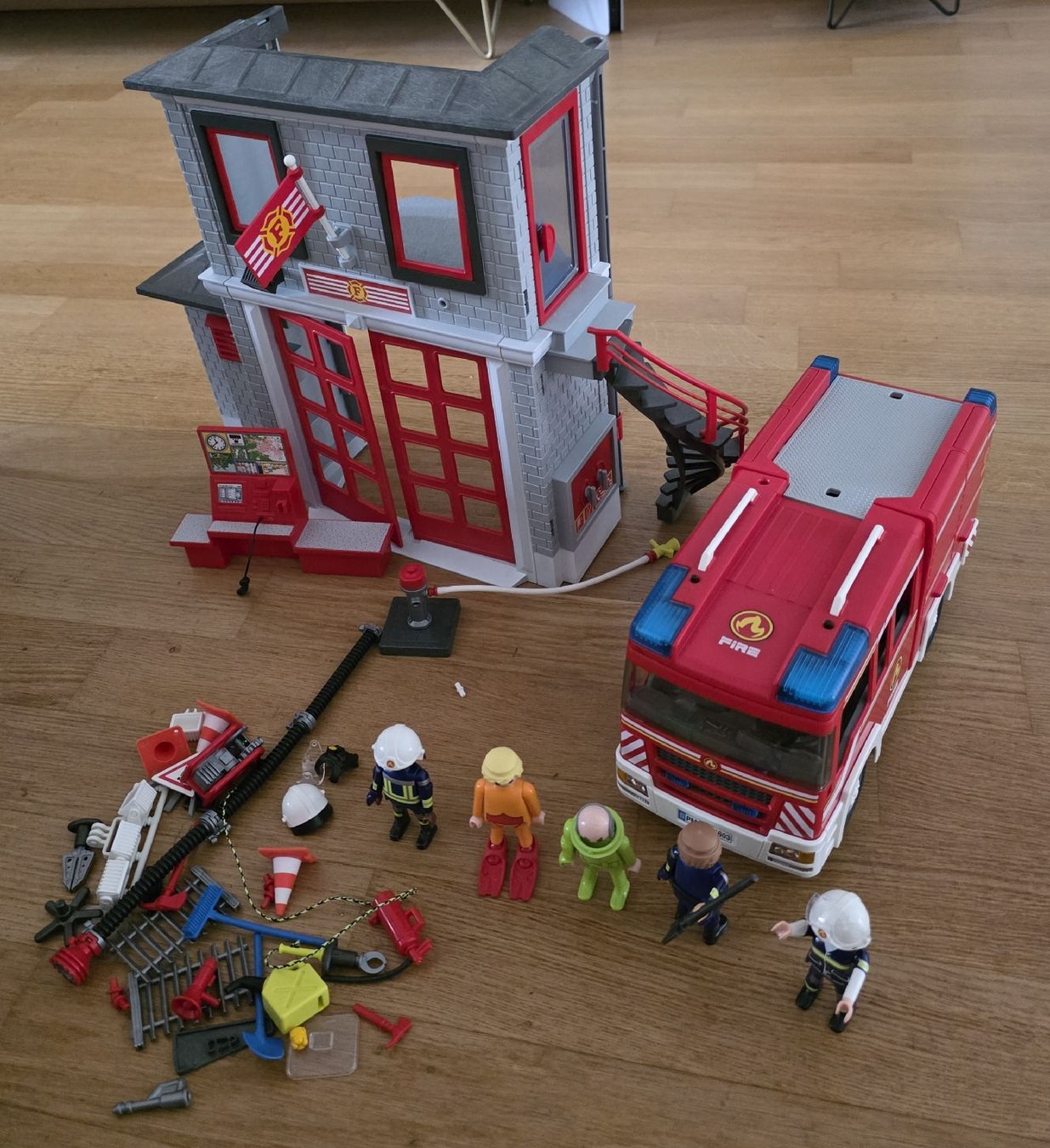 Playmobil Giocattoli: Diverse Playmobil Teile – Usato da Burgdorf venduto da Djidjo77 1