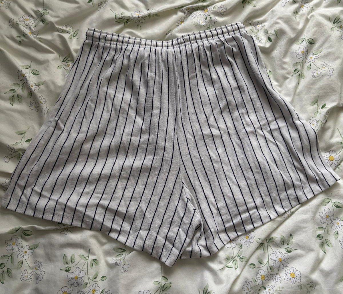 H&M Pantaloni: H&M Shorts, gestreift, Grösse S – Usato da Bülach venduto da reaos 3