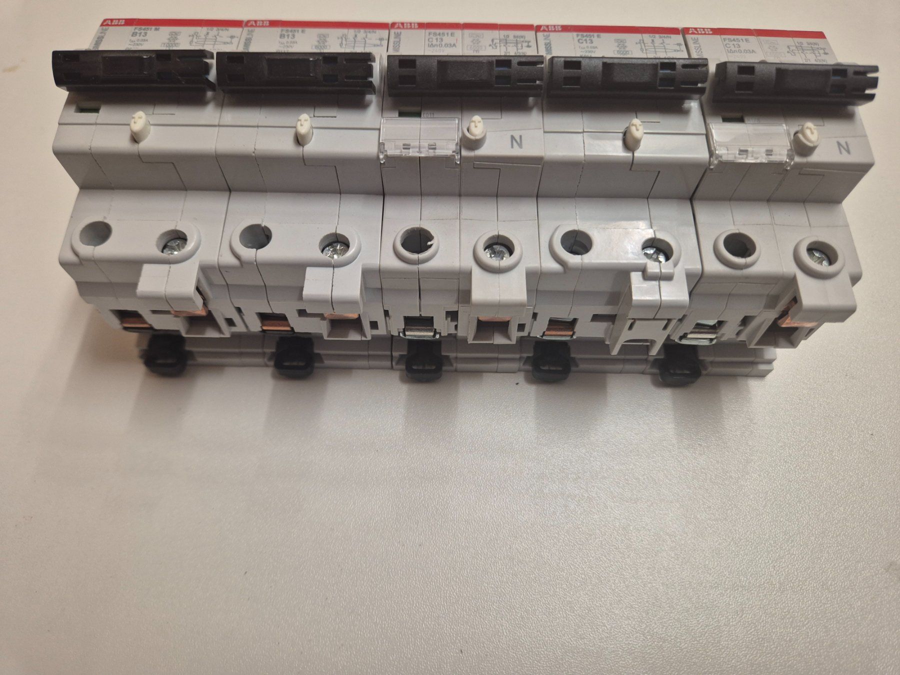 ABB Alimentazione elettrica: 5 Stk ABB Fehlstromschutzschalter 13A – Usato da Oberhasli venduto da meggy1984 1