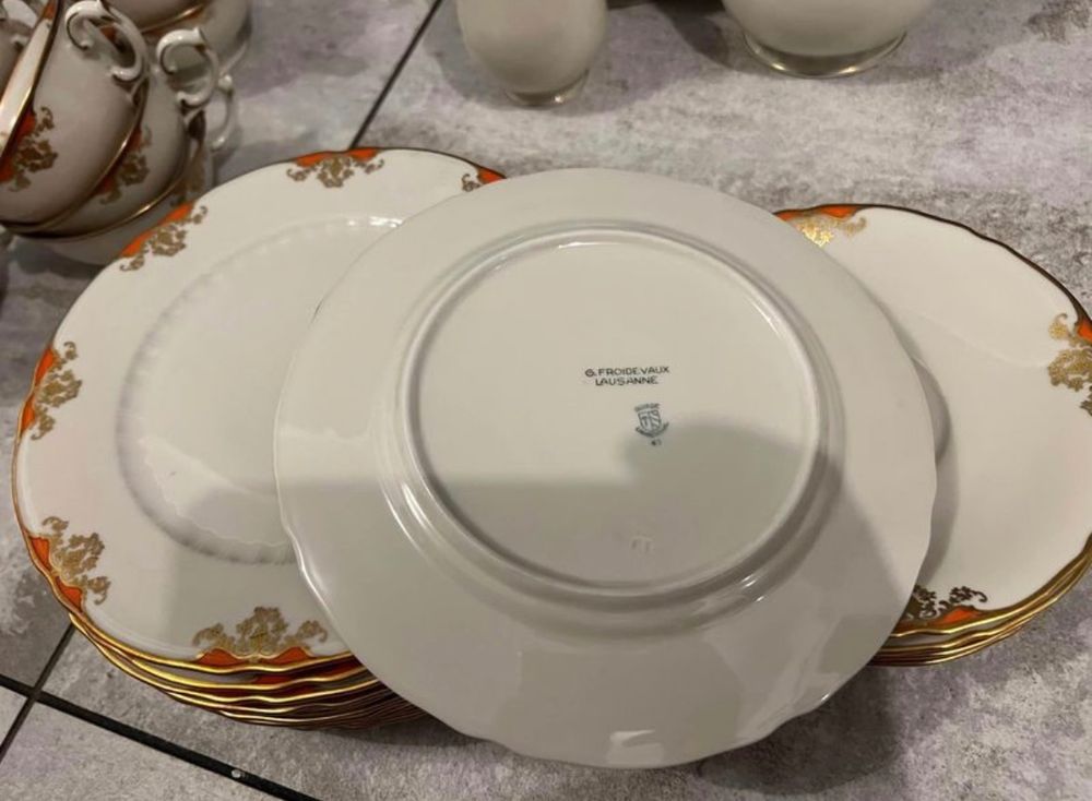 Set De 6 Verres Disney En Porcelaine Avec Plateau - Motifs Colorés Et Jolis