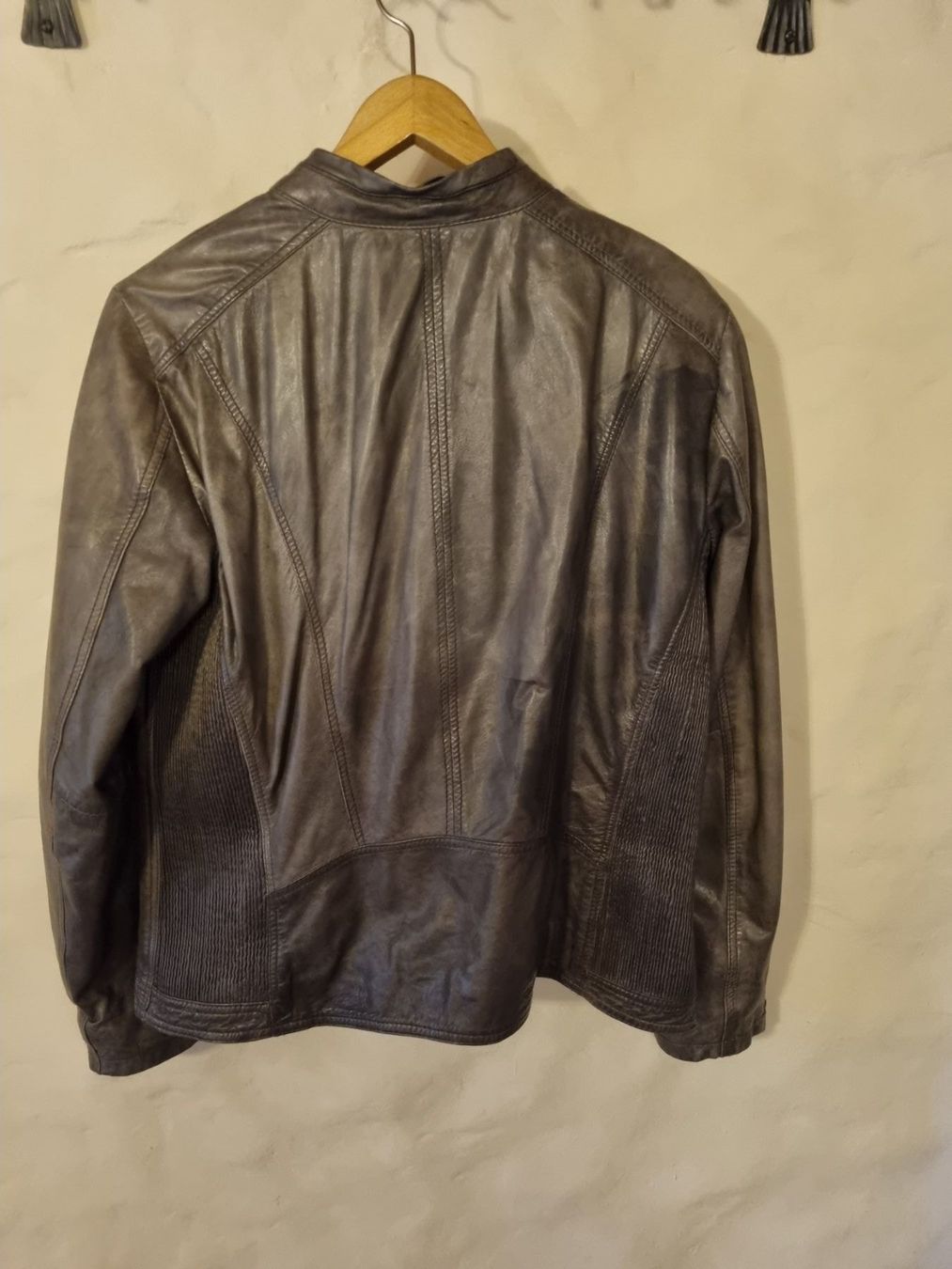 Jacken: Veste en cuir grise Black out – Gebraucht aus Sion von Oonathoo 1