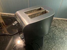 Toaster aus Edelstahl - ideal für knuspriges Brot!