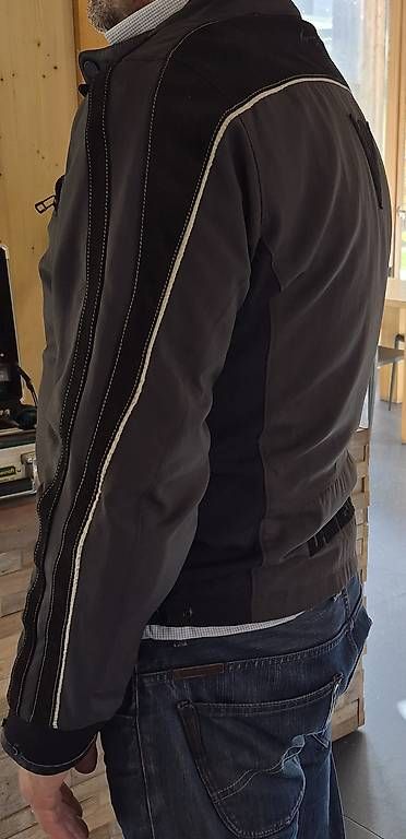 Giacche: Giacca Dainese da uomo – Usato da Frasco venduto da bru_5wt7 2