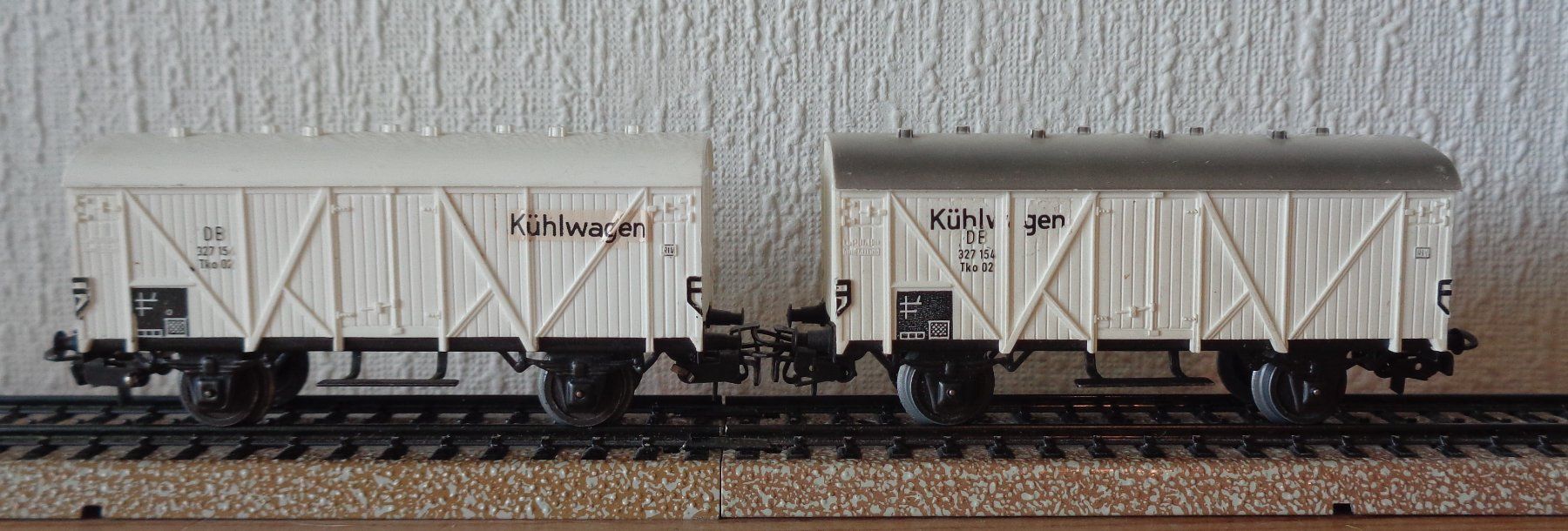 Märklin Modelleisenbahnen: Märklin, 2 Kühlwagen DB, H0 – Gebraucht aus Arbon von lyres 2