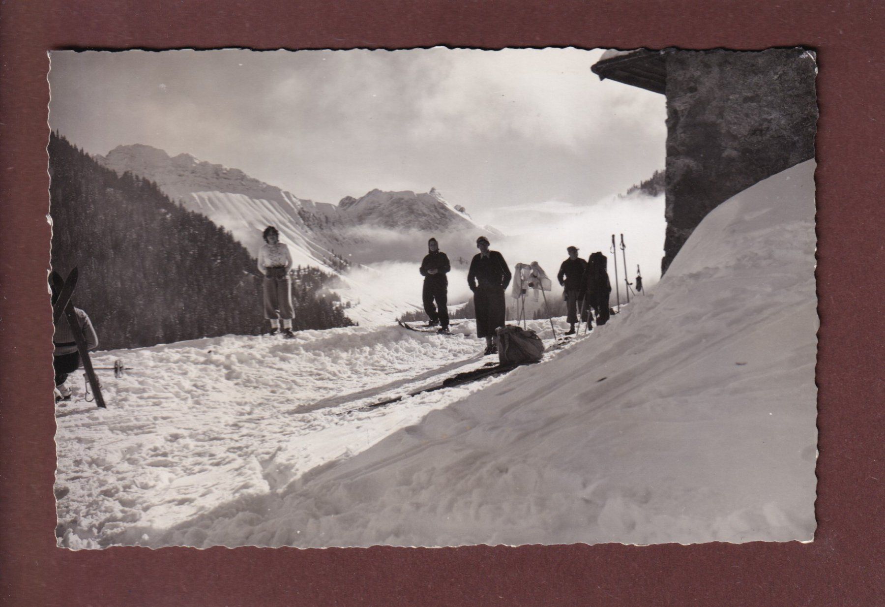 Cartoline postali: LES PACCOTS en hiver – Usato da Pully venduto da nicecards