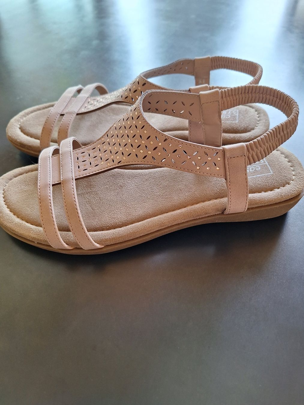 Scarpe da donna: Sandalen Gr. 39 – Usato da Andelfingen venduto da Rihanna9 1