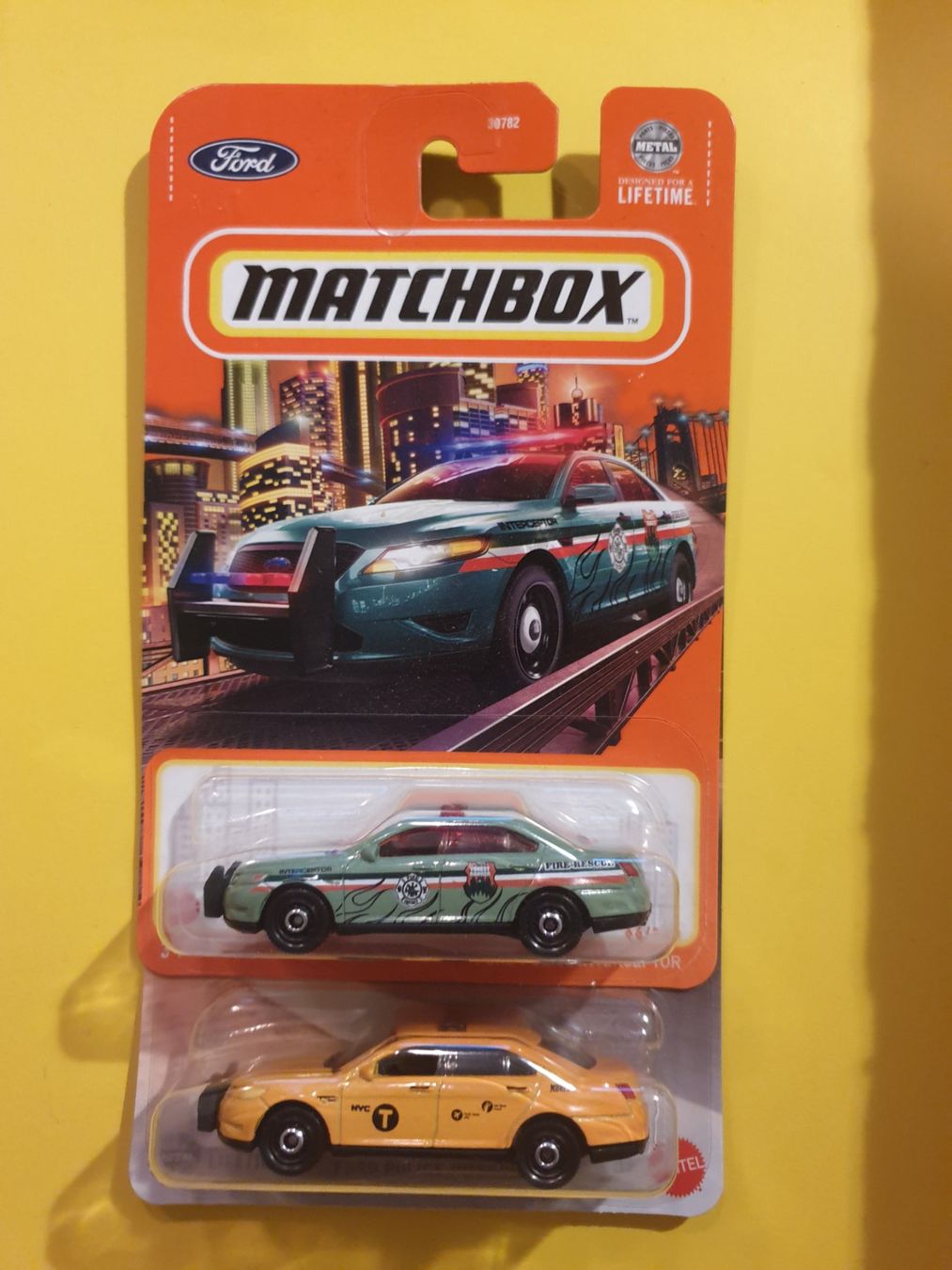 Matchbox Modellini d'auto: 2 x Matchbox FORD POLICE INTERCEPTOR – Nuovo e nell'imballaggio originale da Oftringen venduto da Rotor