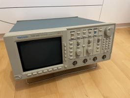 Tektronix TDS540 500MHz 1GS/s 4-CH DSO Oszilloskop