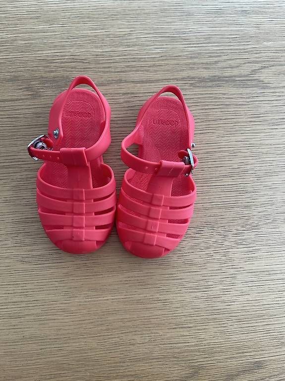 Scarpe per ragazzi: LIEWOOD Badesandalen Gr. 24 – Usato da Schindellegi venduto da Erna_B.