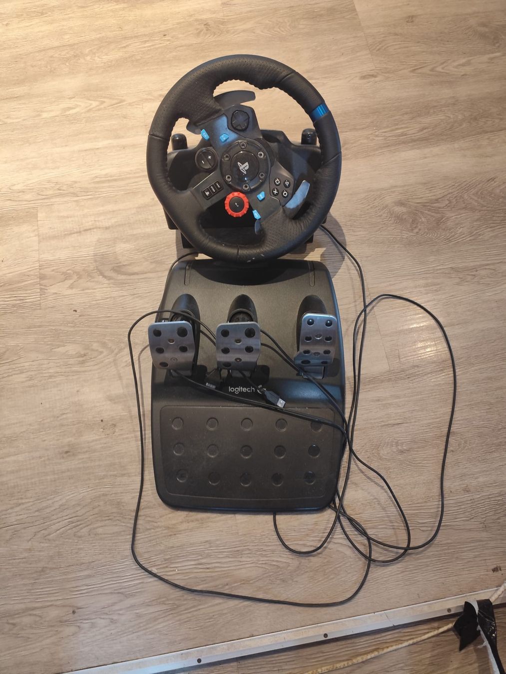 Logitech Konsolen: Logitech G29 Lenkrad mit Pedalen gebraucht – Gebraucht aus degersheim von mutti1 3