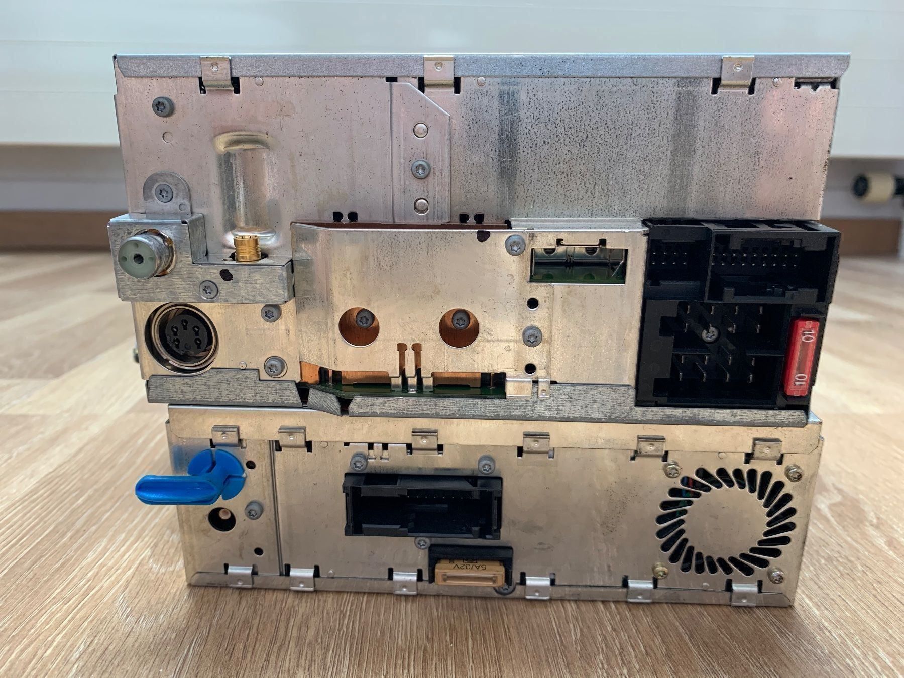 Bosch Radio: Radio / Navigation – Usato da Lachen SZ venduto da mima41 2