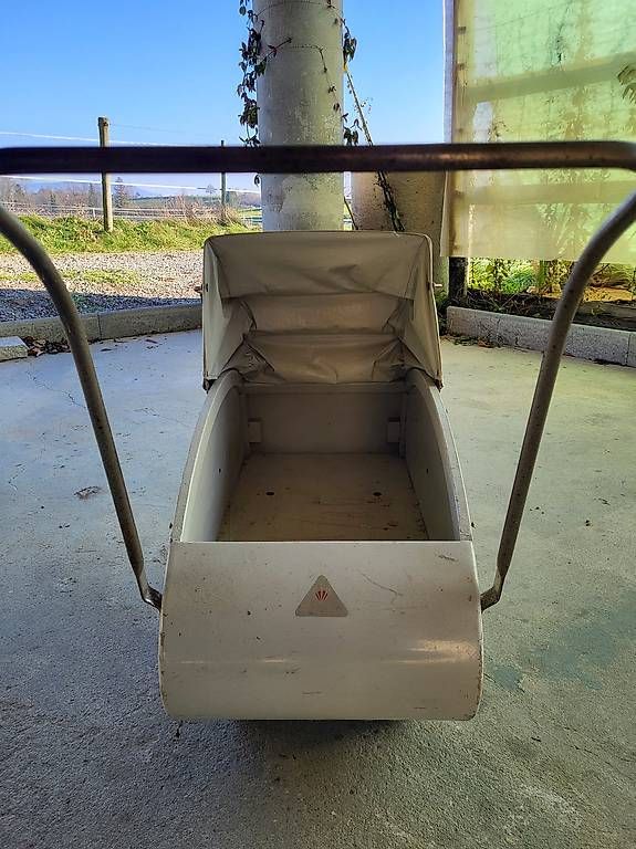 Wisa Gloria Puppenwagen: Puppenwagen Wisa Gloria – Gebraucht aus Müllheim von Dolarian 1