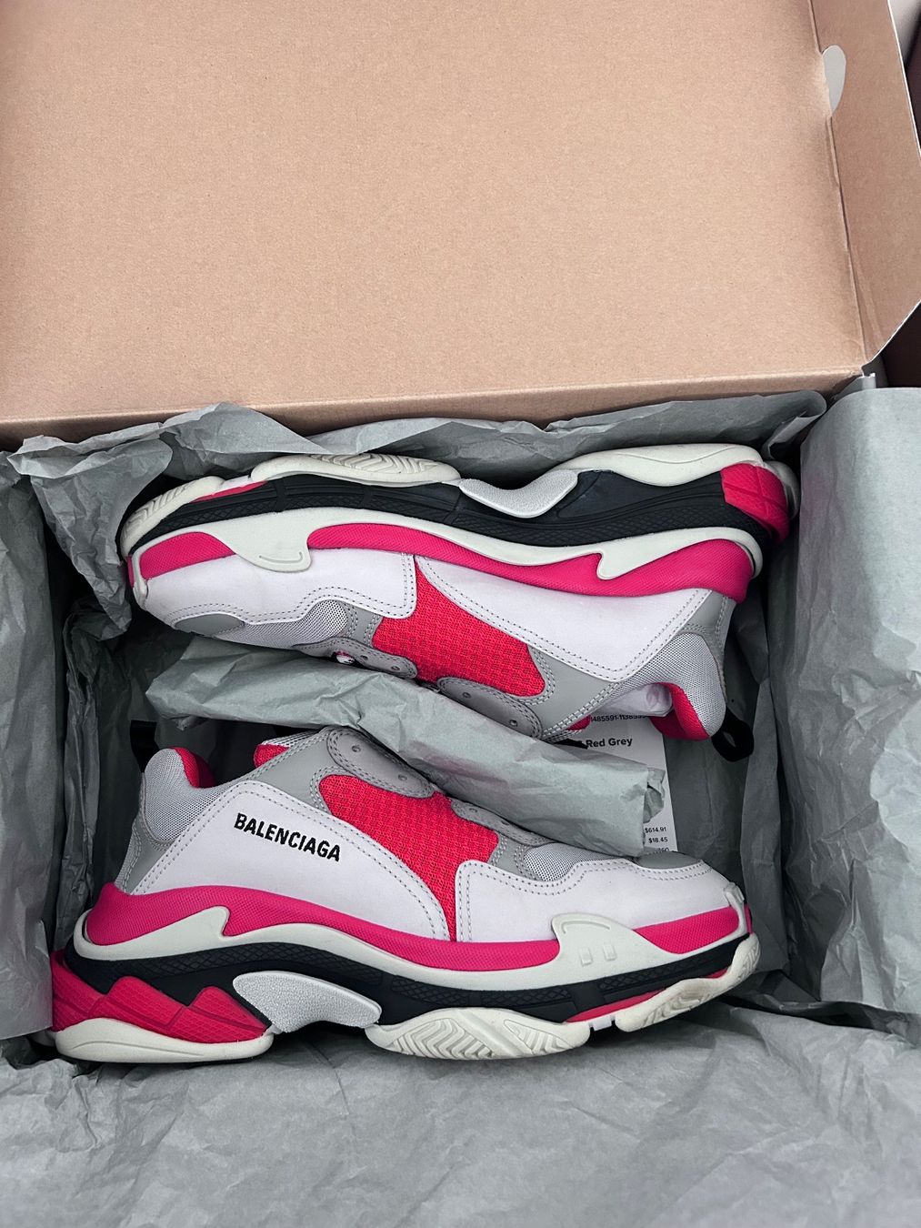 Balenciaga Scarpe da uomo: Balenciaga Triple S Red Grey – Nuovo (secondo la descrizione) da Schliern b. Köniz venduto da need-it