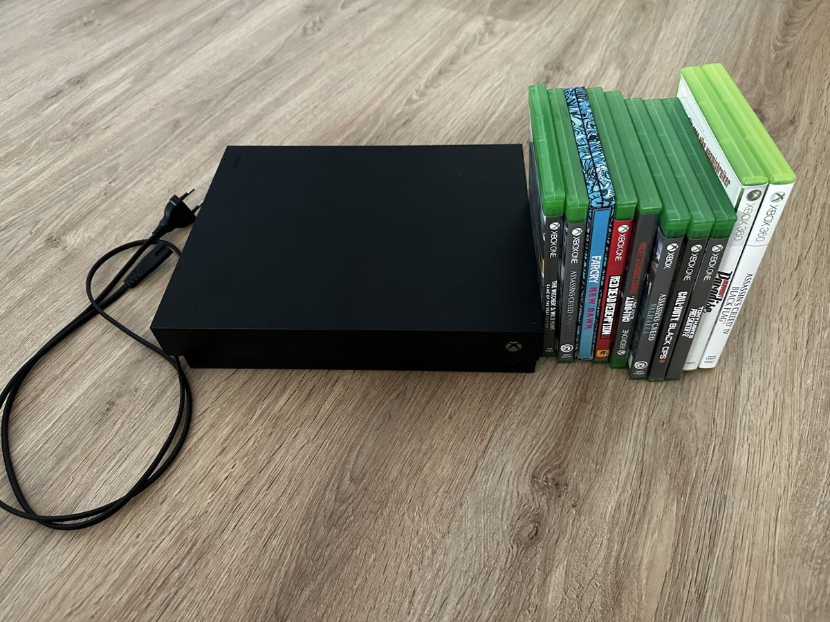 Microsoft Console: Xbox one X mit 10 Spielen – Usato da Grabs venduto da atomi39