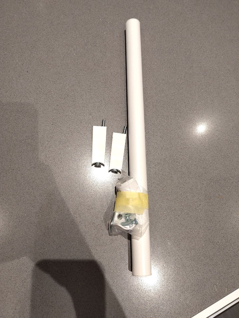 Ikea Armadi: Elvarli Kleiderstange 40cm, weiss – Usato da Niederuzwil venduto da Grenadine1000 1