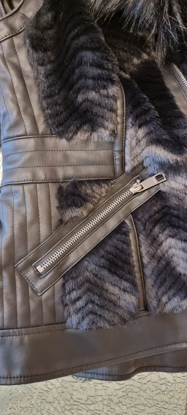 Guess Gilets: Guess Gr. XS – D'occasion à Luzern par Edii025 5