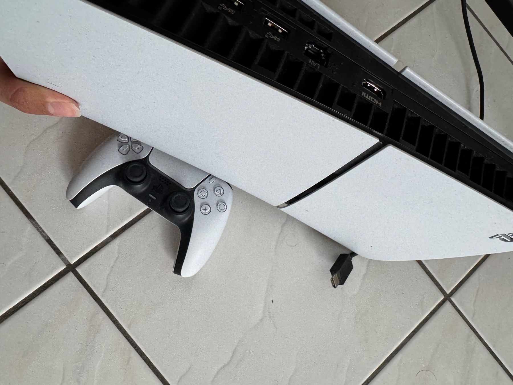 Sony Console: Sony PlayStation5 Slim with controller – Usato da Visp venduto da sam_m2cn 1