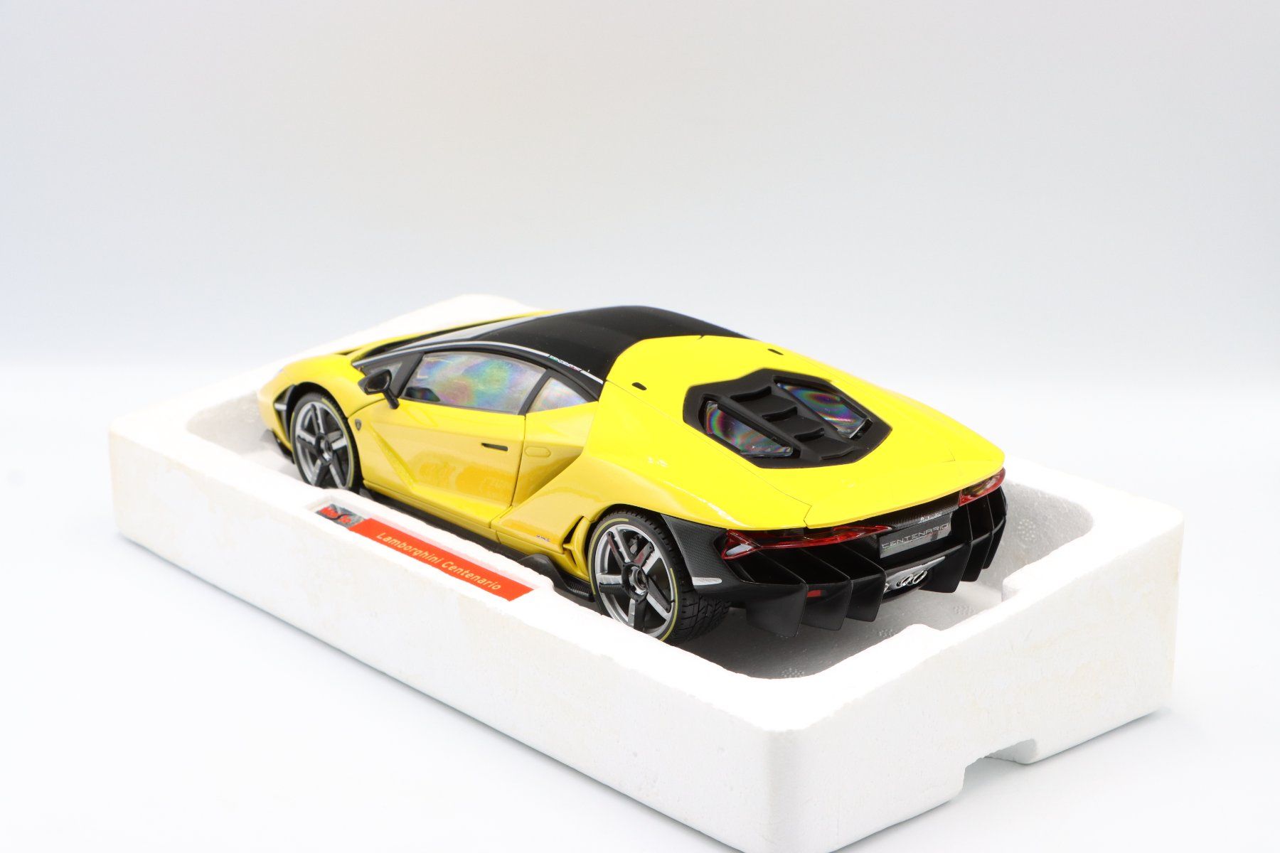 Lamborghini Modellini d'auto: Lamborghini Centenario 2016 1:18 Maisto Exclusive – Nuovo e nell'imballaggio originale da Bühl b.Aarberg venduto da modelldiecast 5