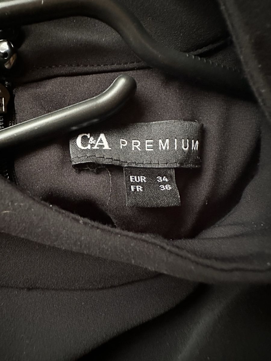 C&A Tute: Schwarzer Jumpsuit von C&A Premium Grösse 34 - Elegant – Nuovo (secondo la descrizione) da Buchs AG venduto da Dasmusstduhaben 3