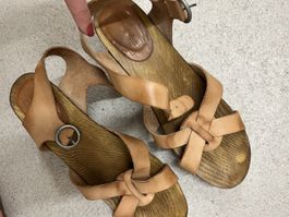 Zara Sommer Sandalen aus Holz und Leder, Grösse 39