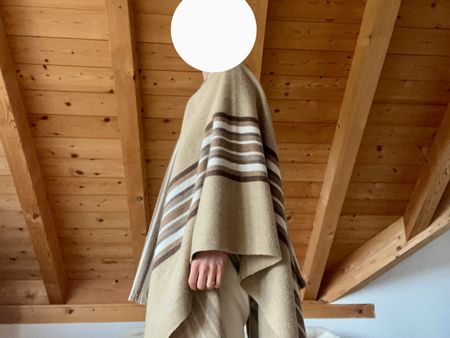 Warmer Alpaka Poncho – Neuwertig!