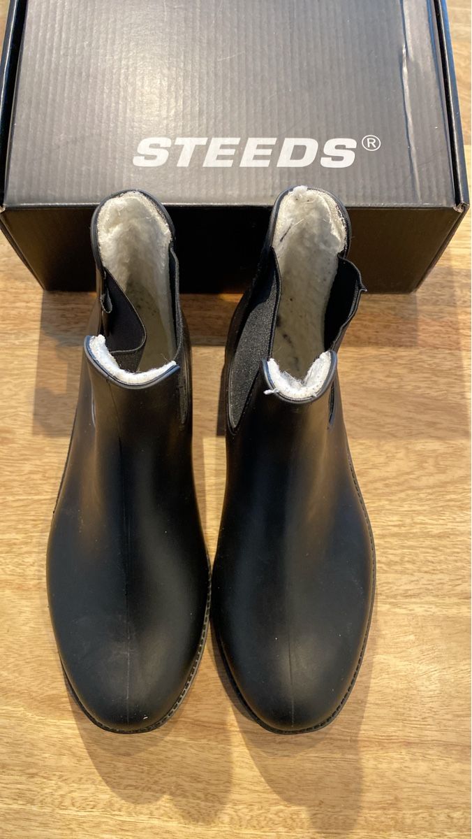Scarpe da uomo: Schwarze Reit-Winter-Boots Gr. 34 – Usato da Winterthur venduto da LittleAngel7