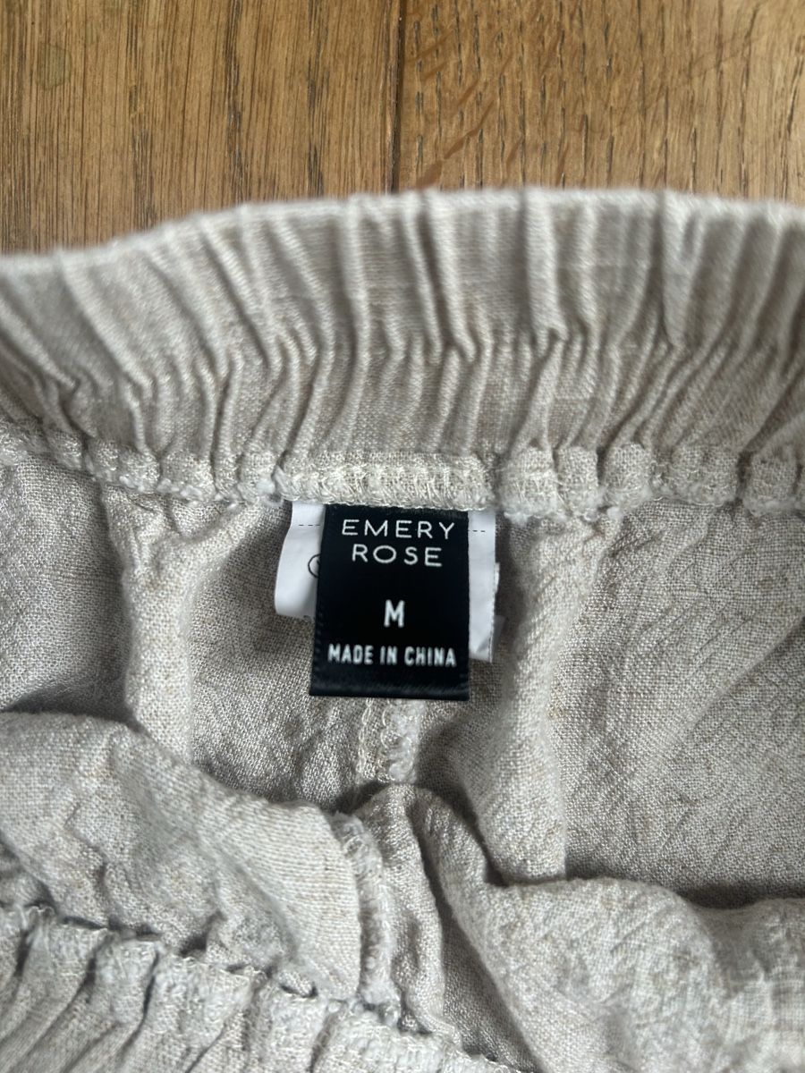 Pantaloni: Emery Rose Kurz Hose Grösse M  – Usato da Frauenfeld venduto da jae_vs6j 5