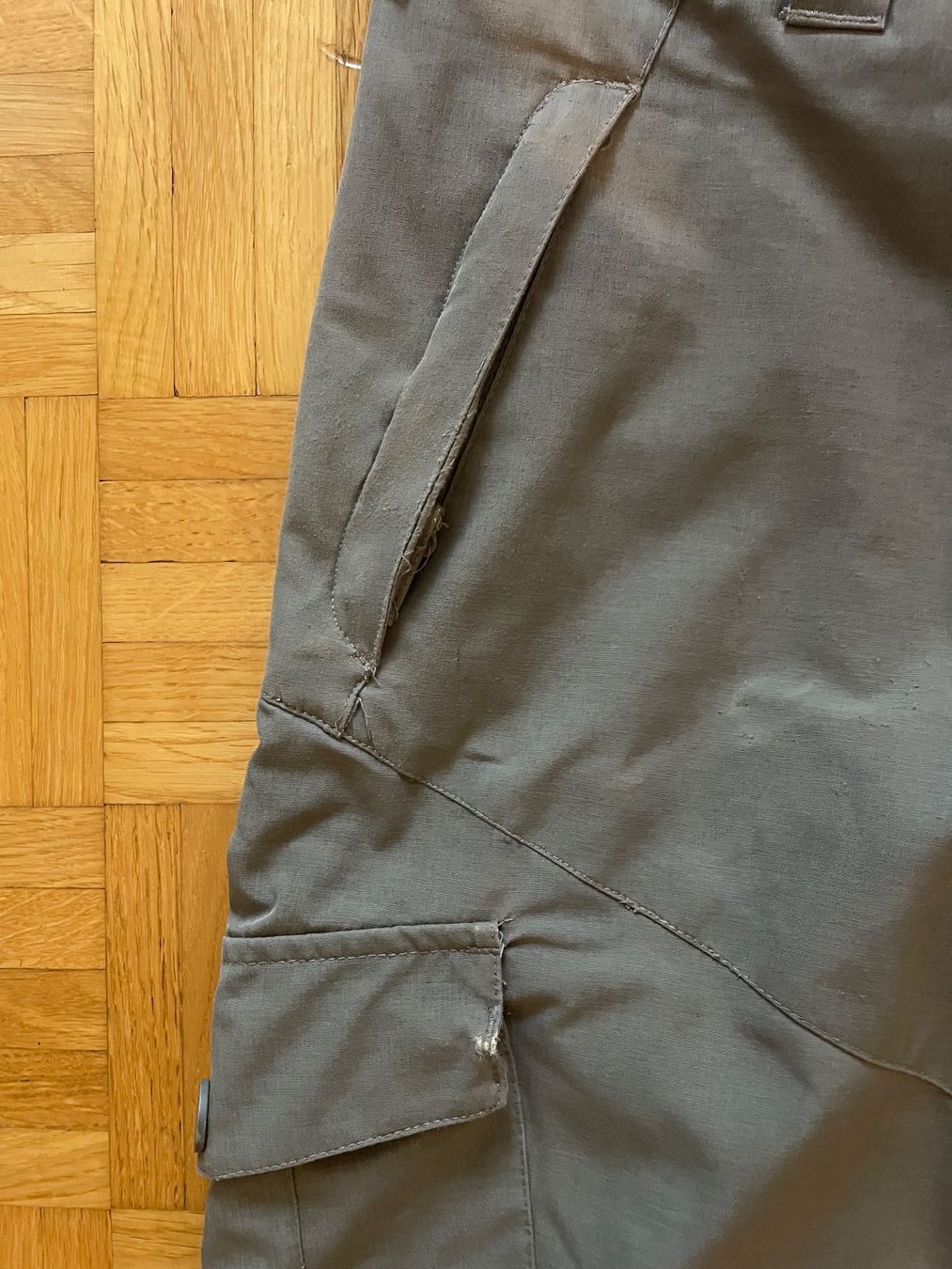 Roxy Pantaloni: Roxy Skihose in Grau Grösse S – Usato da St. Gallen venduto da chr_275x 3
