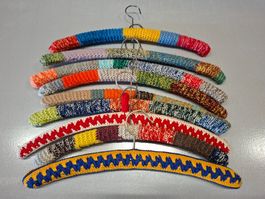 Gehäkelte Kleiderbügel, bunt, 7 Stück, Vintage