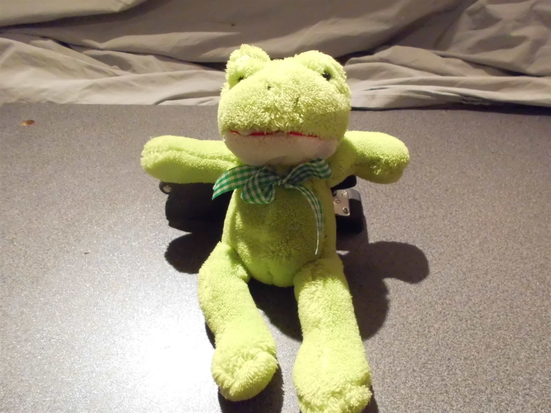Jouets: Frosch hellgrün/Masche – D'occasion à Zürich par abraxas1291