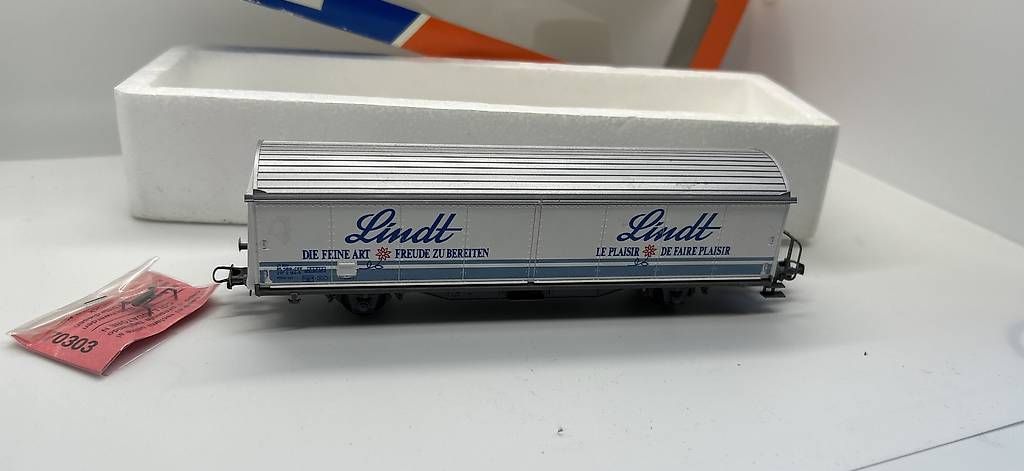 Modellini di ferrovie: Lindt Güterwagen H0 – Usato da Brugg AG venduto da FlowerStreet