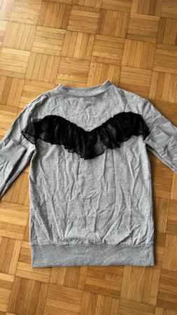 Grauer Pullover mit Spitze, Gr. S, ideal für den Herbst!