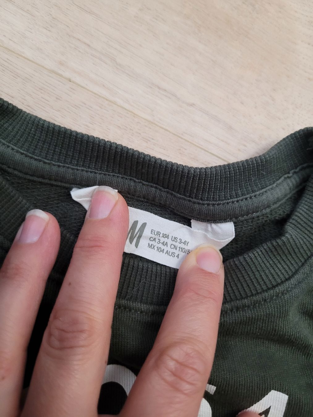 Pullover & Sweatshirts: Pullover Gr. 104 – Gebraucht aus Lupsingen von sta_wgg5 2