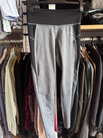 Sportleggins Gr. S, grau