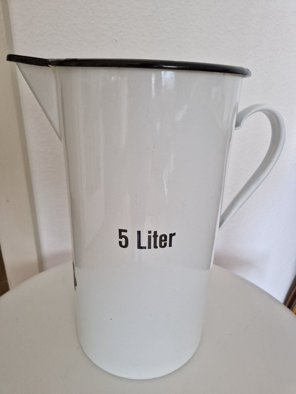 Karaffen: Emaille Kanne 5l – Gebraucht aus Bern von Antikbatik