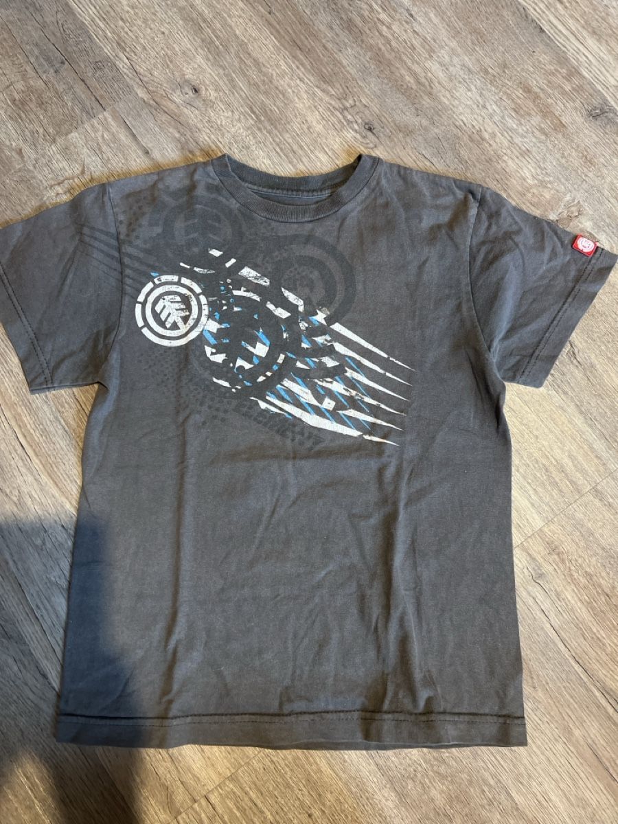 T-Shirts: T‘Shirt Element gr 12 Jährige  – Gebraucht aus Niederstocken von Eleonore000