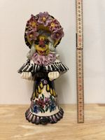 Handgefertigte Keramikfigur „Alti Tante“ der Basler Fasnacht