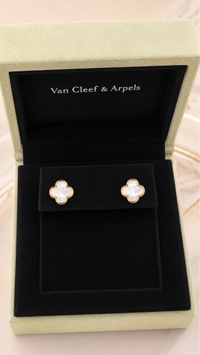 Ohrringe & -stecker: Van Cleef Pure Alhambra Ohrstecker Full Set – Gebraucht aus Bern von AndrewHM