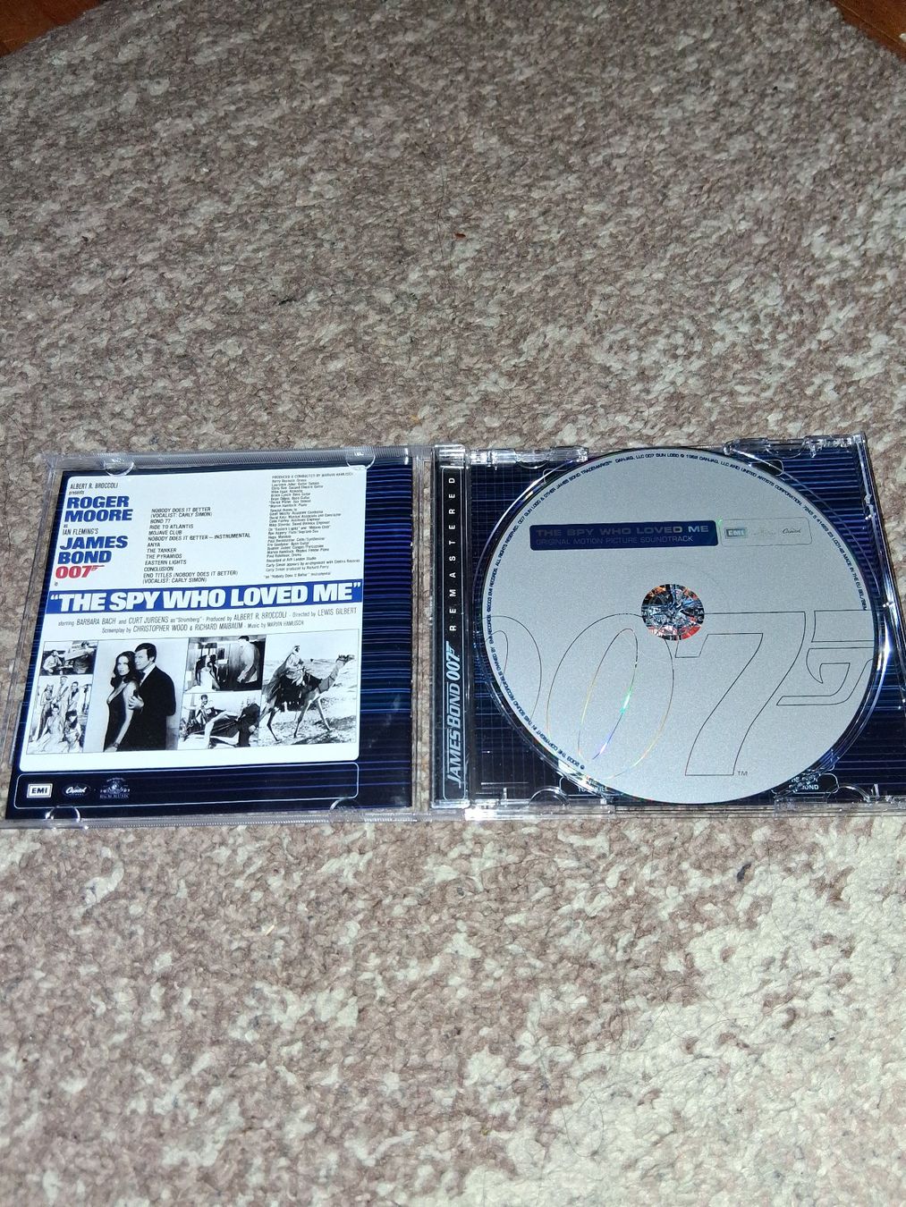 James Bond 007 CD Remastered: Rien que pour vos yeux! (D'occasion) à ...