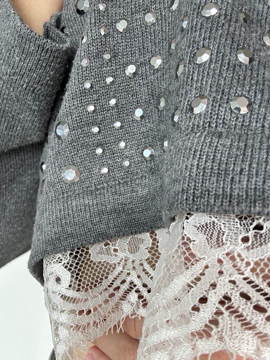 Maglioni & Felpe: Pullover De Salitto grau mit Steinen – Usato da Uzwil venduto da Zhenia17 2