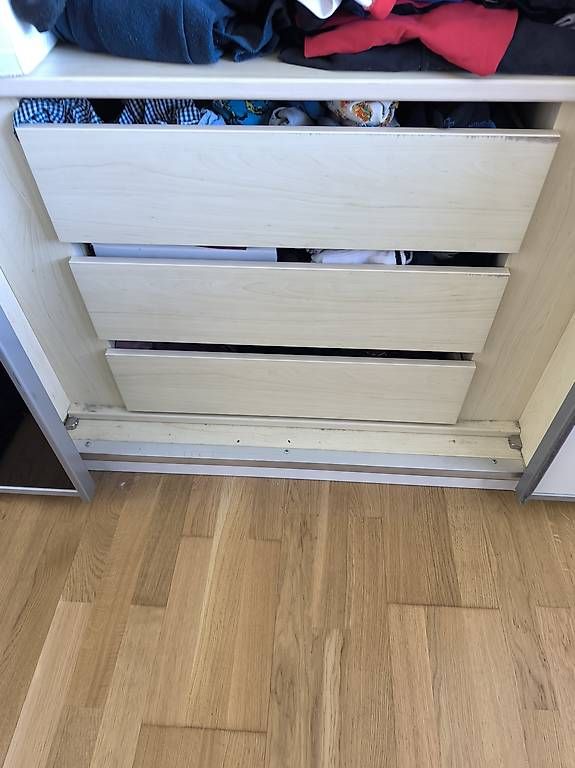 Armadi: Kleiderschrank 270cm – Usato da Vordemwald venduto da Mueuer 1