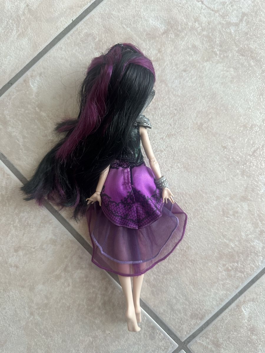 Bambole: Poupée Raven Queen Ever After High – Usato da Onex venduto da ves_5mgj 1