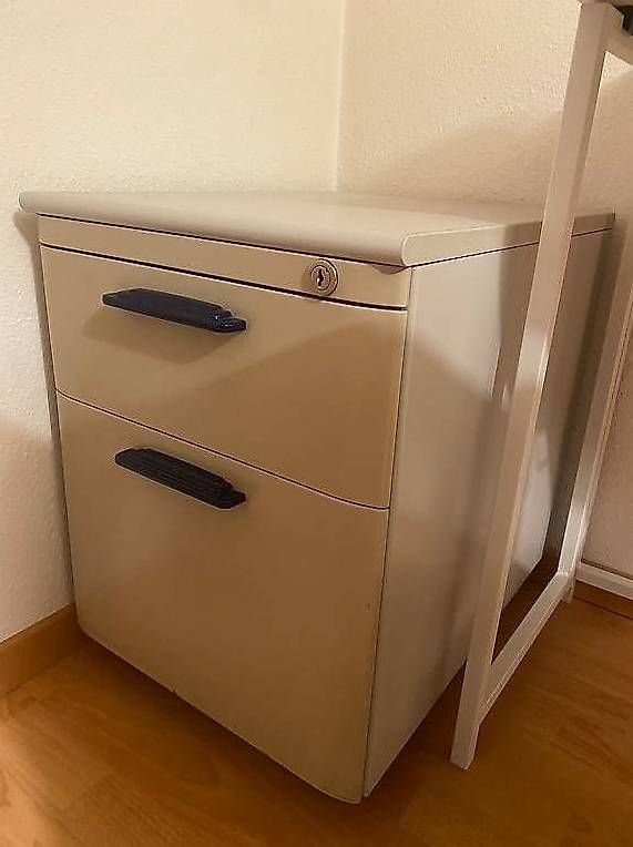 Korpus: Rollcontainer aus Stahl – Gebraucht aus Niederuzwil von Aurora_88 1