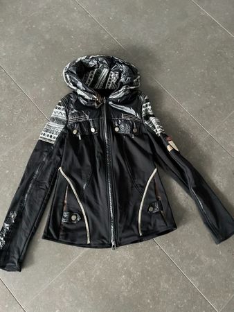Coole Jacke von Sportalm in XS/34 (Sportalm goes British)